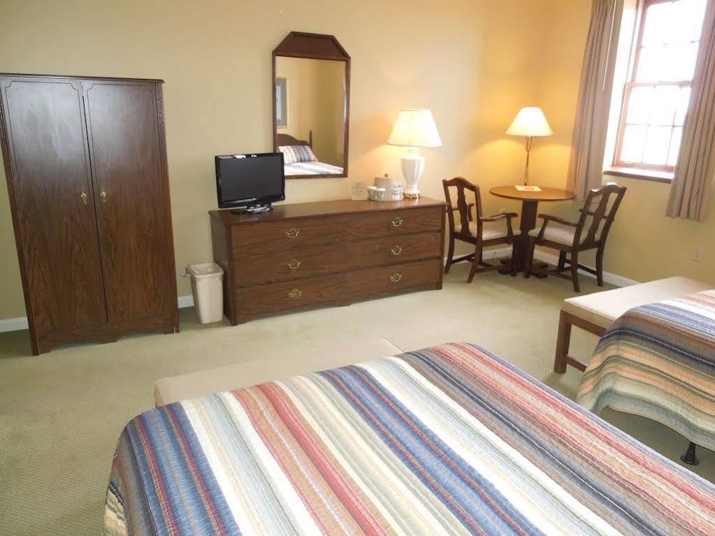 Hotel Bridges Guest Quarters Abbottstown Exterior foto